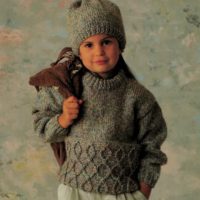 Patons 1020 - Child's Jumper & Hat