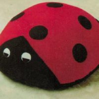 Sirdar108-28 Ladybird Cushion