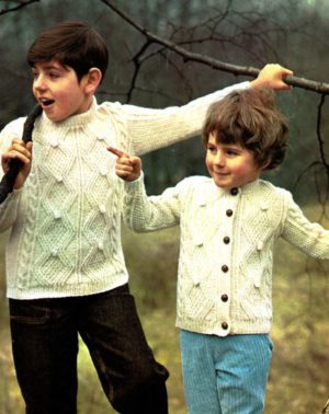 Patons Aran Book No 154 - 12 Designs for the family in Capstan - Image 12