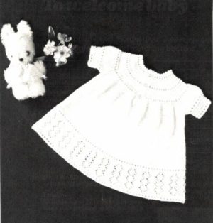 Patons 180 - Baby Scene - 15 designs of Knitting and Crochet for Tinies and Toddlers - Image 25