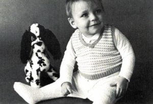 Patons 180 - Baby Scene - 15 designs of Knitting and Crochet for Tinies and Toddlers - Image 29
