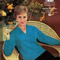 Sirdar 7712 - Ladys V Neck Sweater