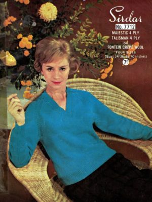 Sirdar 7712 - Ladys V Neck Sweater
