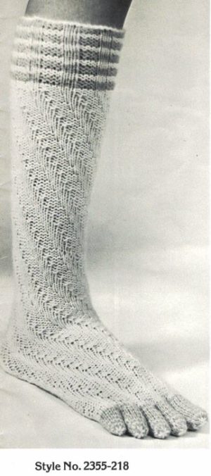Bernat Book No 218 - On Your Toes! - Image 12
