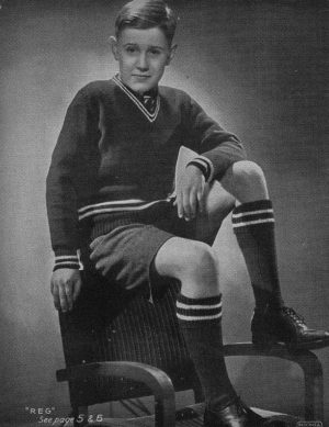 Patons Knitting Book No 200 - Boy's Pullovers - Image 6