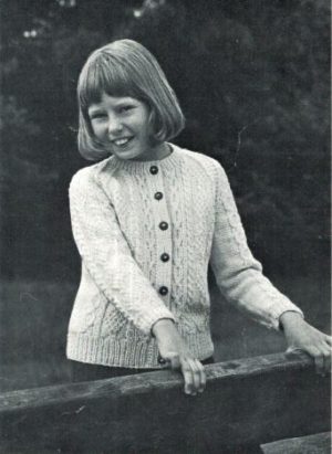 Patons 5078 - Capstan Aran Style Cardigan - Image 2