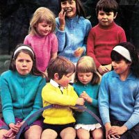Patons 7012 - Junior Classics