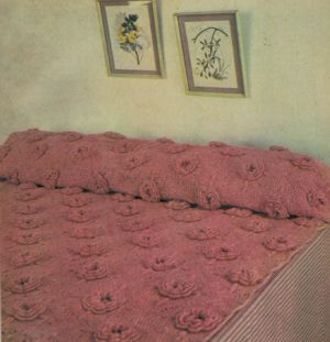 WW 1972 Afghans - gi - bedspread with rose motifs