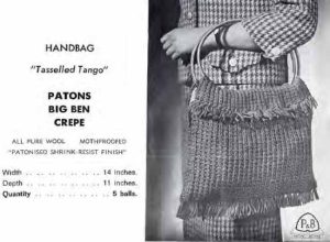 Patons C18 - Gifts to knit - handbag - tasselled tango